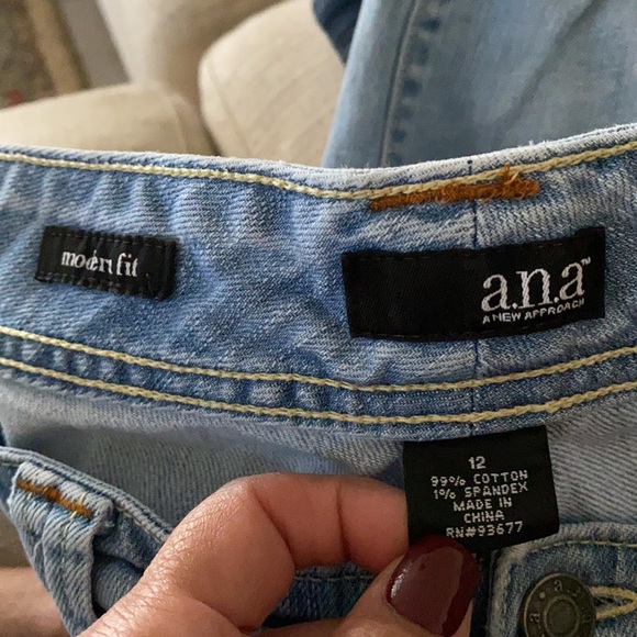 Ana Modern Fit Sz 12 Capri Light blue Jeans - Picture 5 of 10